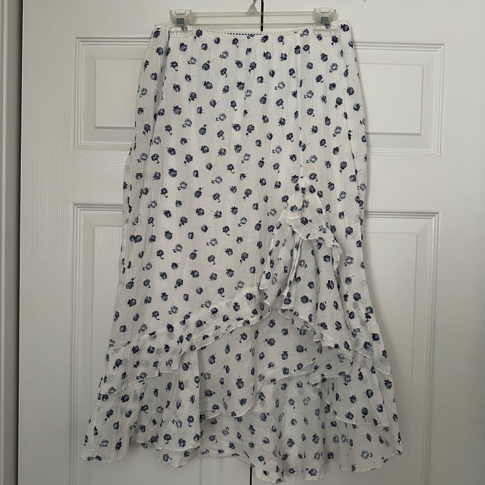 Flowy floral skirt